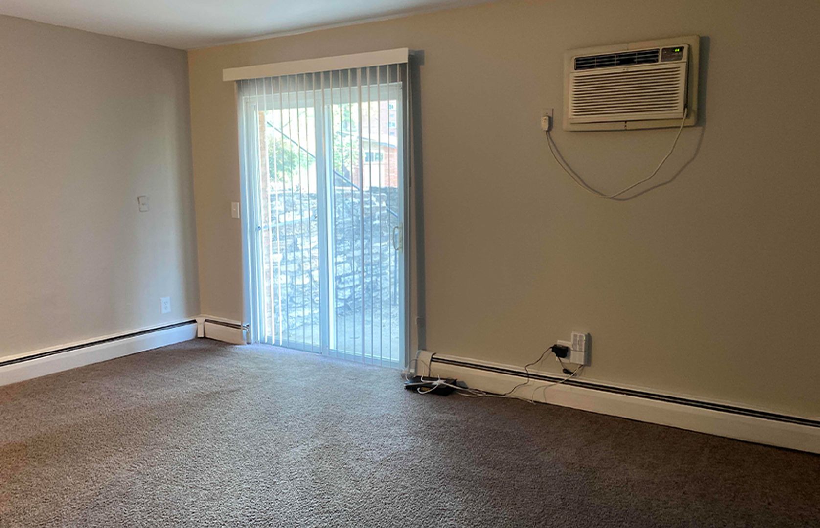 Cincinnati Apartment: 880 Lafayette Avenue