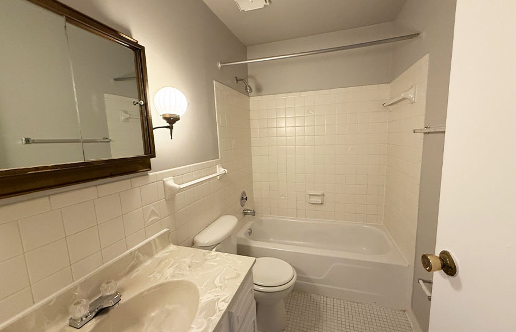 Cincinnati Apartment: 1600 Thompson Heights