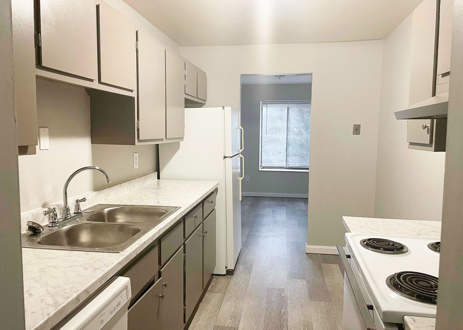 Cincinnati Apartment: 1600 Thompson Heights