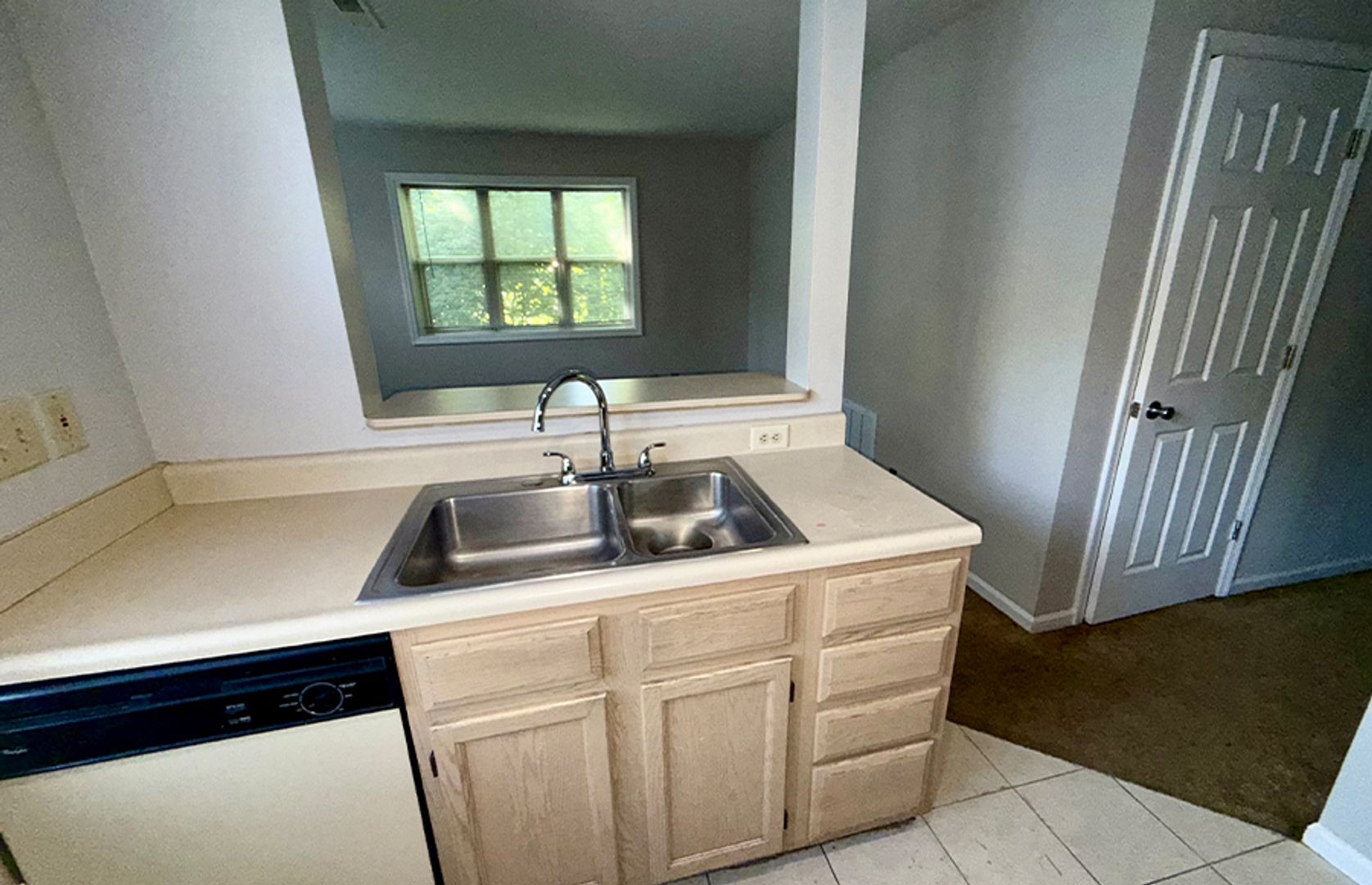 Cincinnati Apartment: 3227 Bishop Street