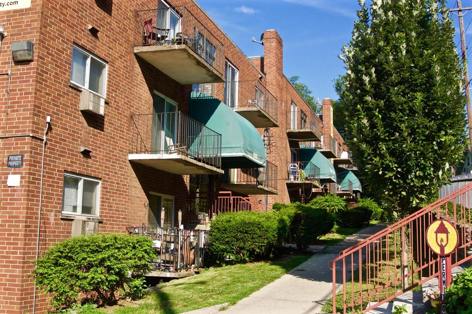 Cincinnati Apartment: 2065 Clifton Avenue