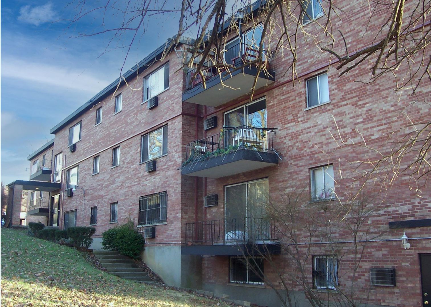 Cincinnati Apartment: 3209 Bishop Street