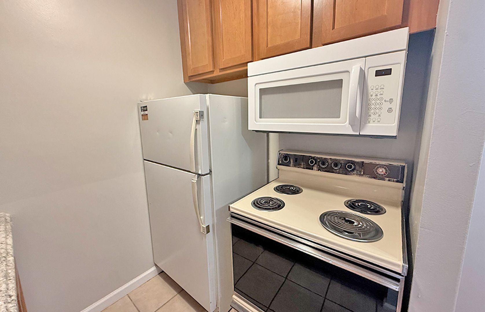 Cincinnati Apartment: 880 Lafayette Avenue