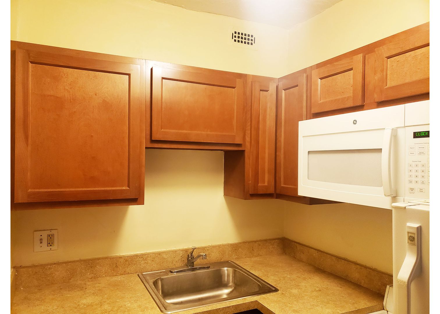 Cincinnati Apartment: 332 Ludlow Avenue