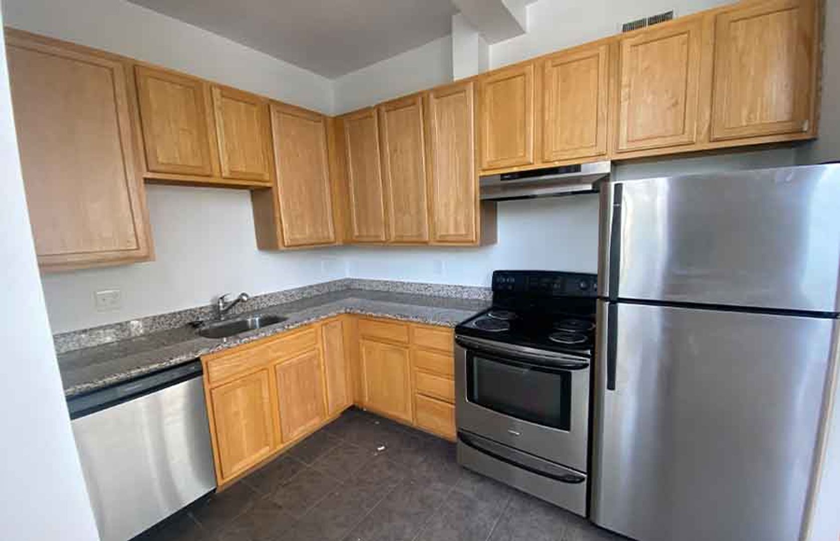 Cincinnati Apartment: 2200 Gilbert Avenue