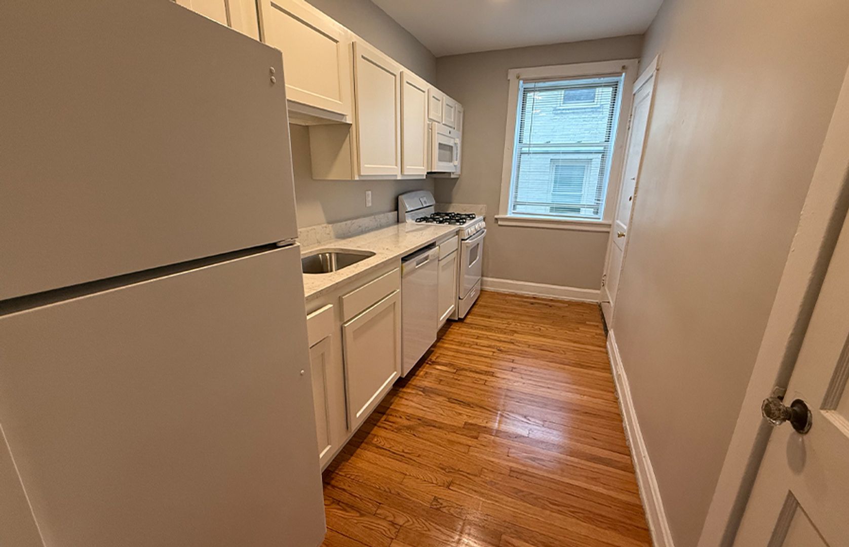 Cincinnati Apartment: 3404 Whitfield Avenue