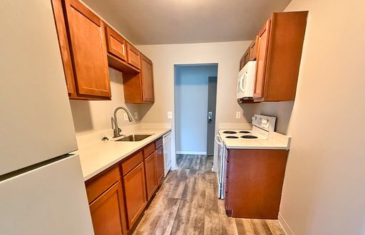 1600 Thompson Heights #420 – photo 1
