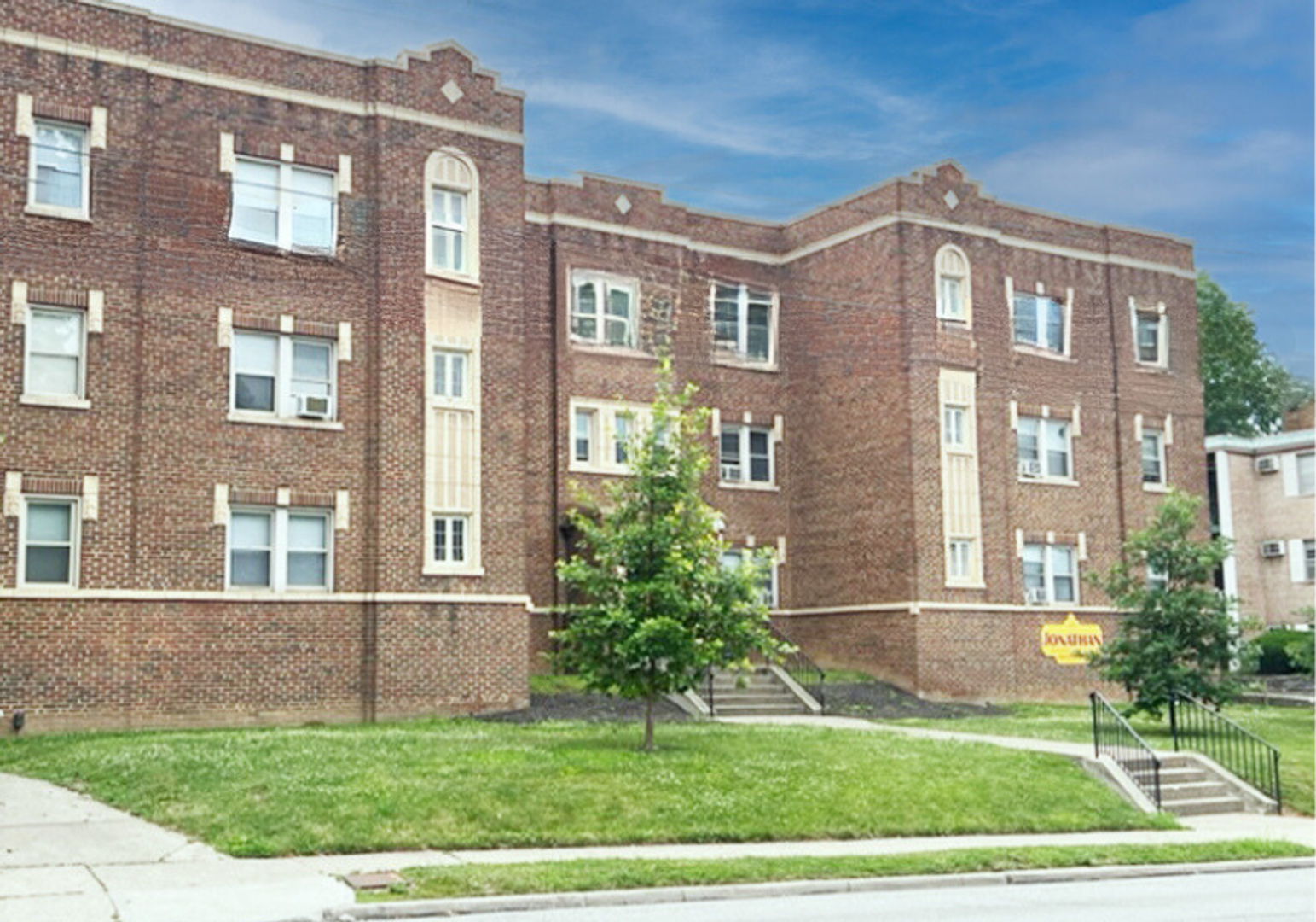 Cincinnati Apartment: 451 Ludlow Avenue