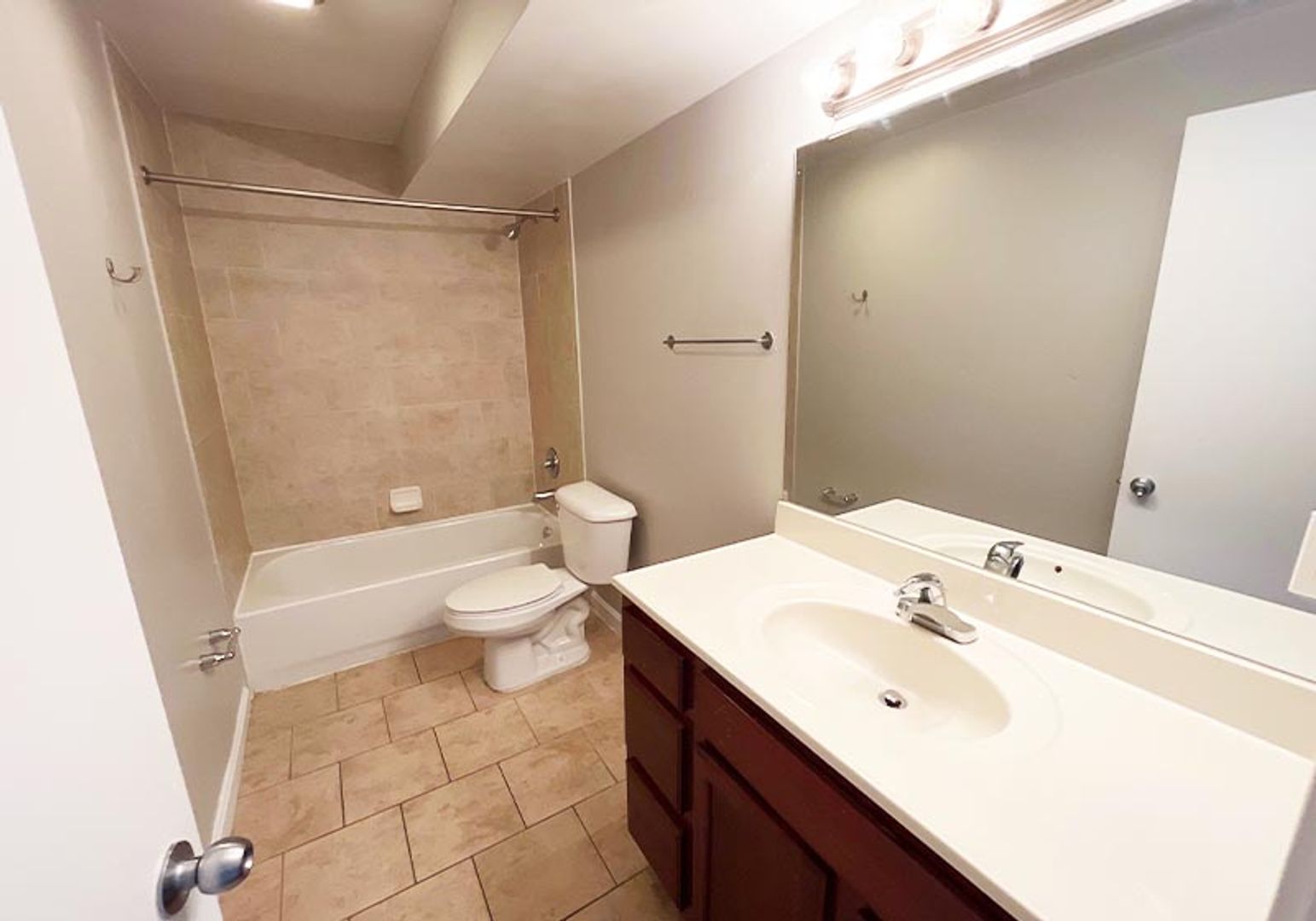 Cincinnati Apartment: 525 Lowell Avenue