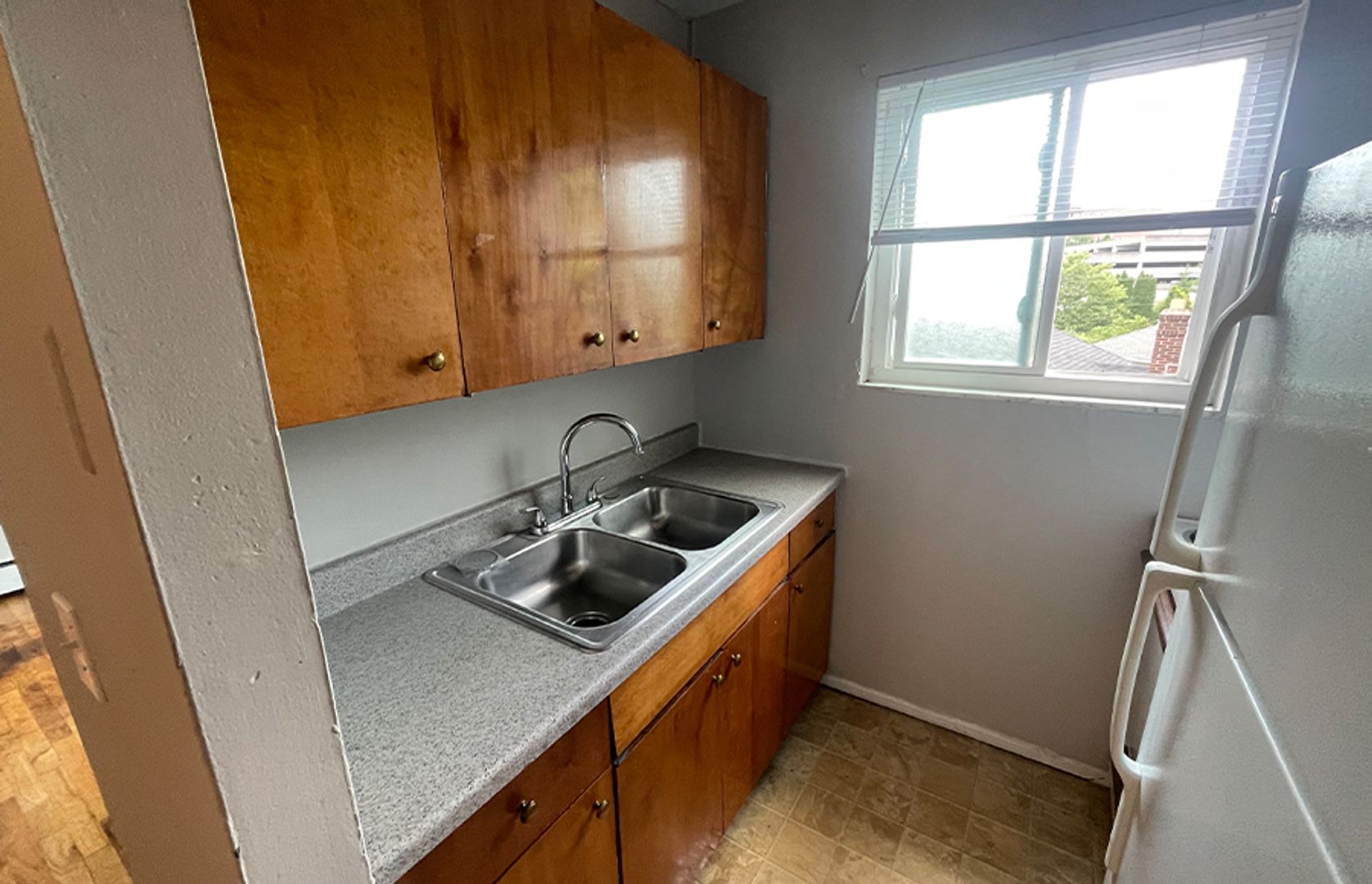 Cincinnati Apartment: 880 Lafayette Avenue