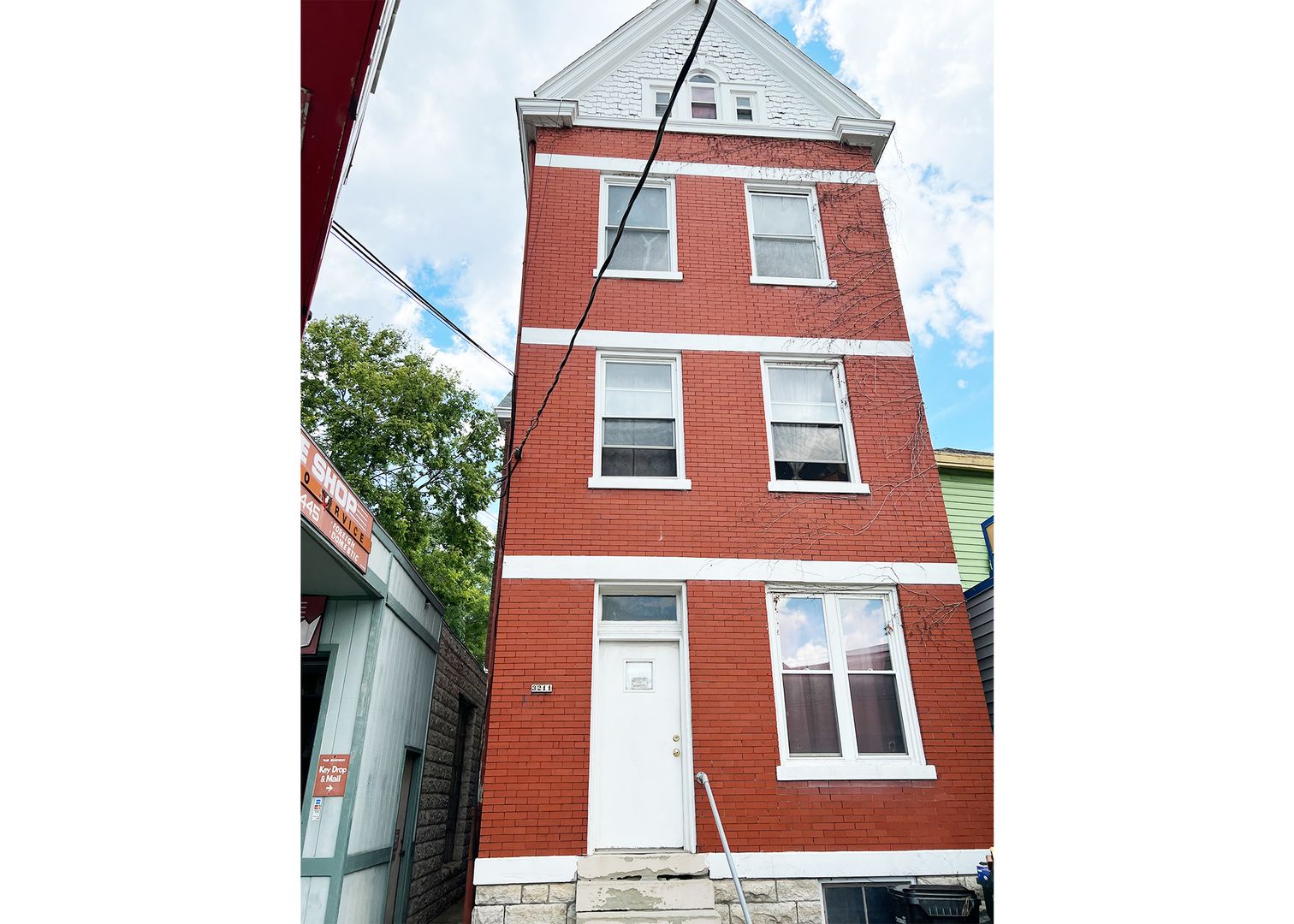 Cincinnati Apartment: 3211 Jefferson Avenue