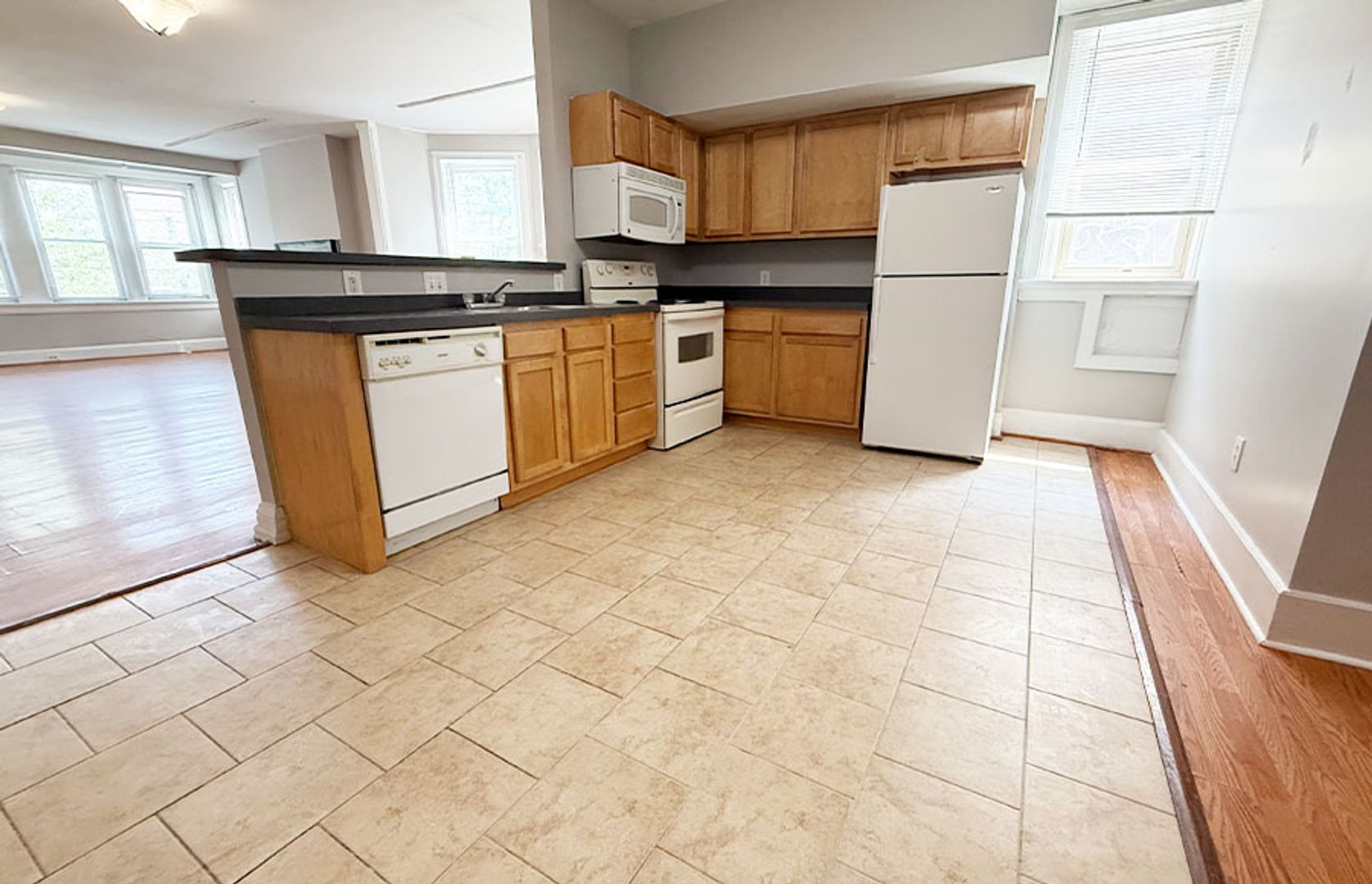 Cincinnati Apartment: 343-345 Ludlow Avenue