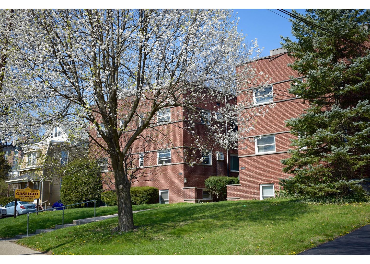 Cincinnati Apartment: 922-926 Ludlow Avenue