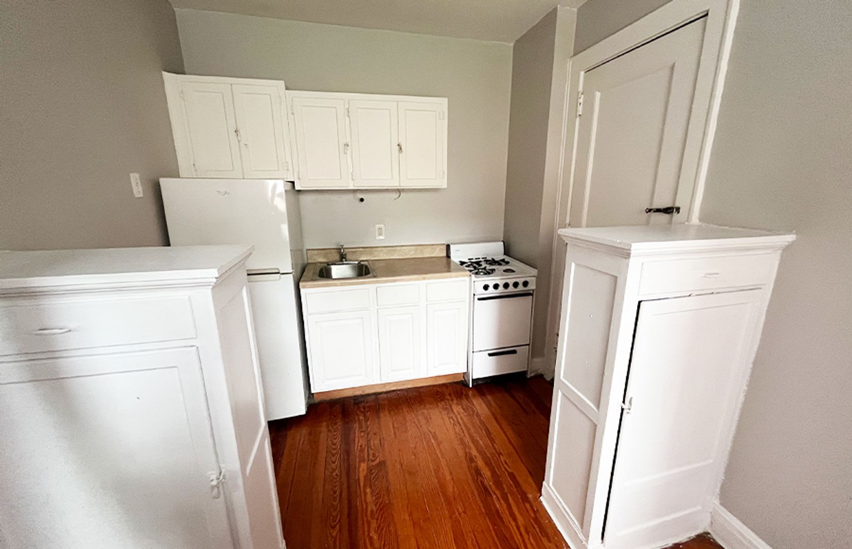 Cincinnati Apartment: 451 Ludlow Avenue