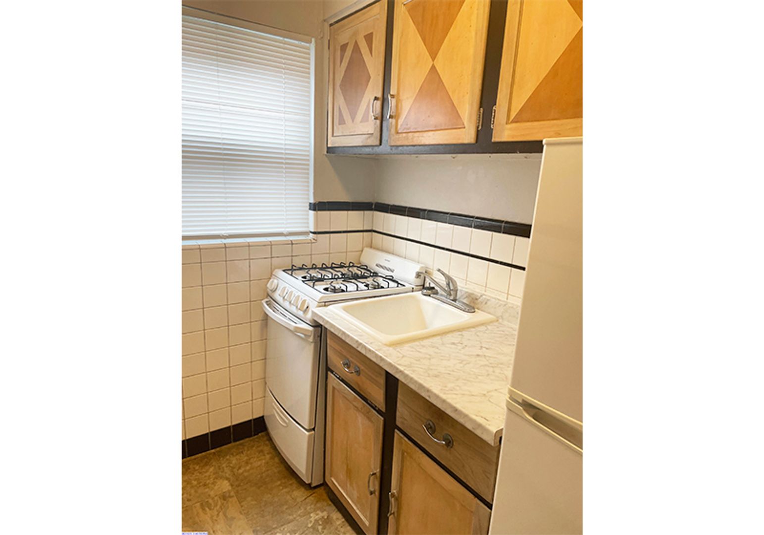 Cincinnati Apartment: 956 Ludlow Avenue