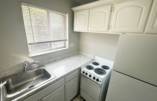 720 Clifton Colony Dr #23 – photo 1