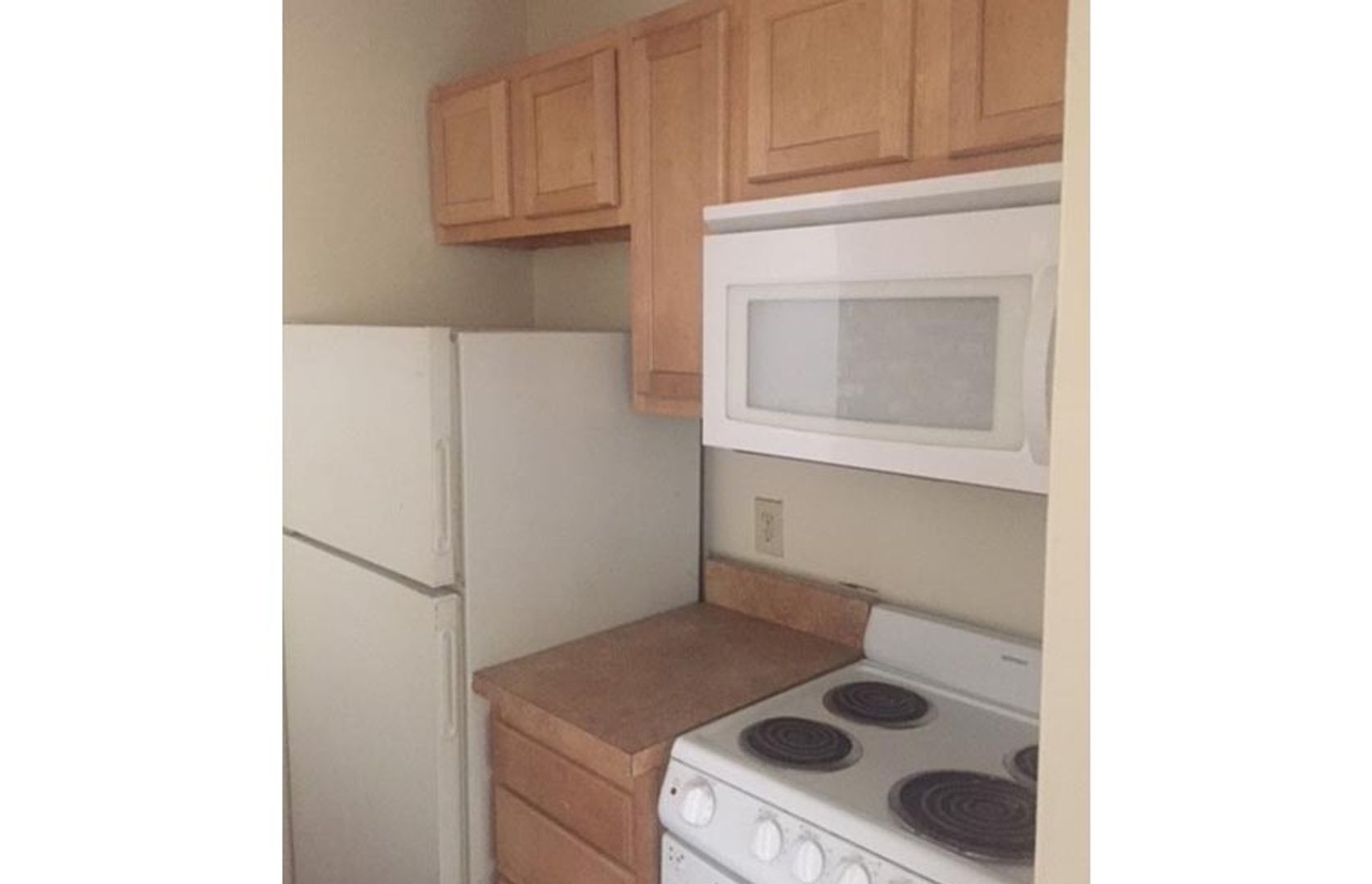 Cincinnati Apartment: 2065 Clifton Avenue