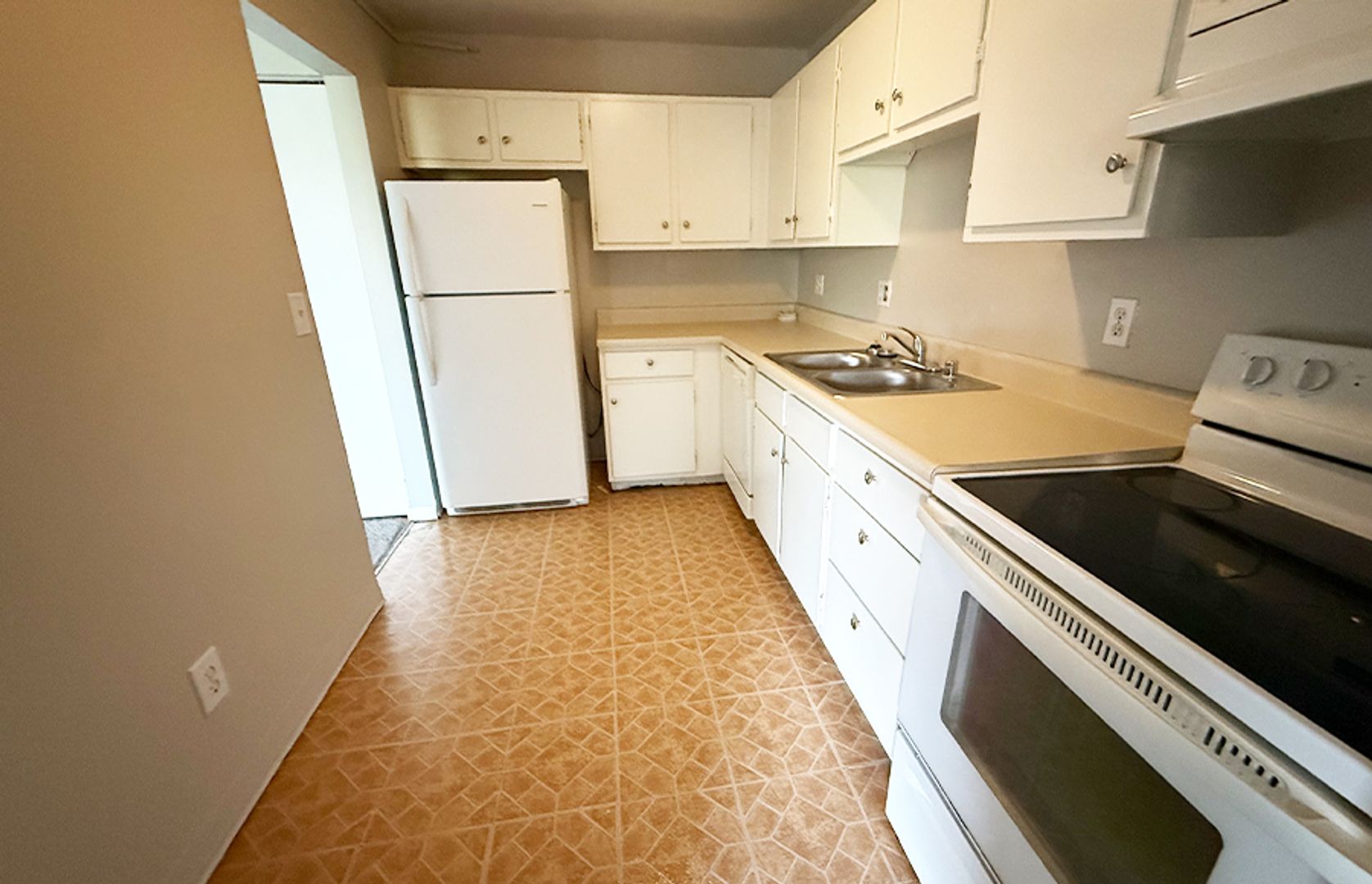Cincinnati Apartment: 1600 Thompson Heights