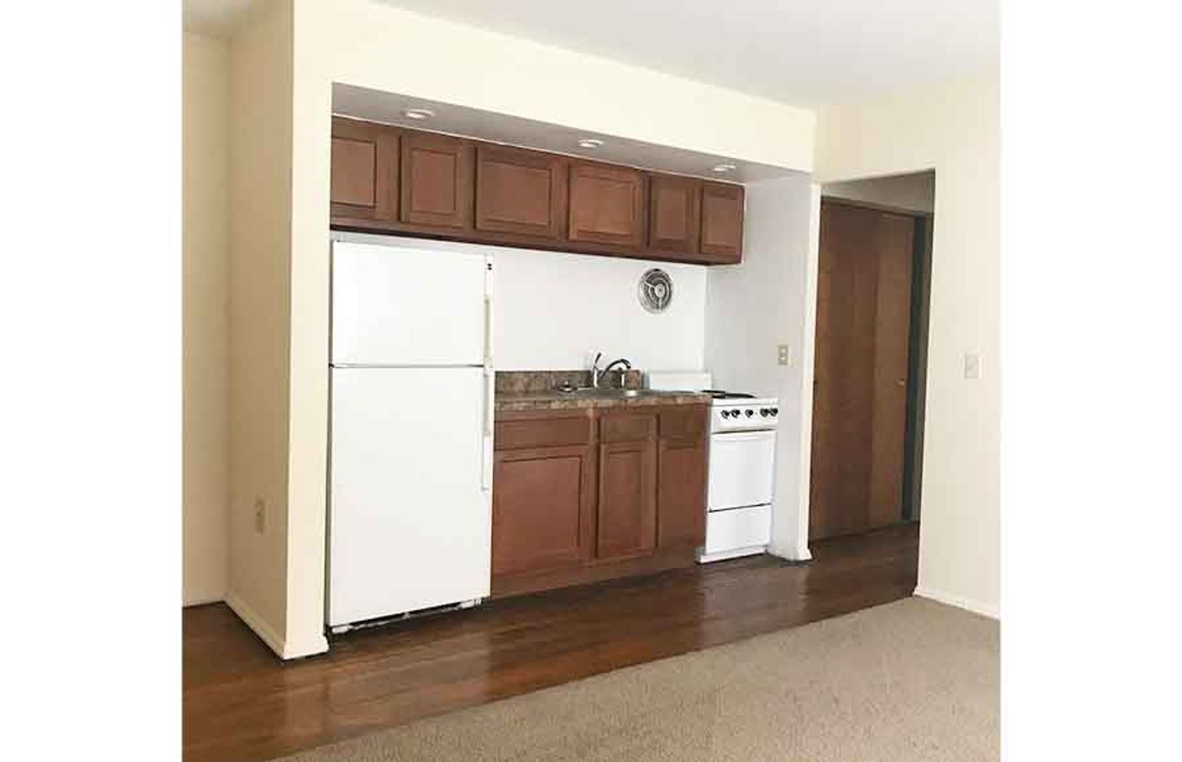 Cincinnati Apartment: 922-926 Ludlow Avenue