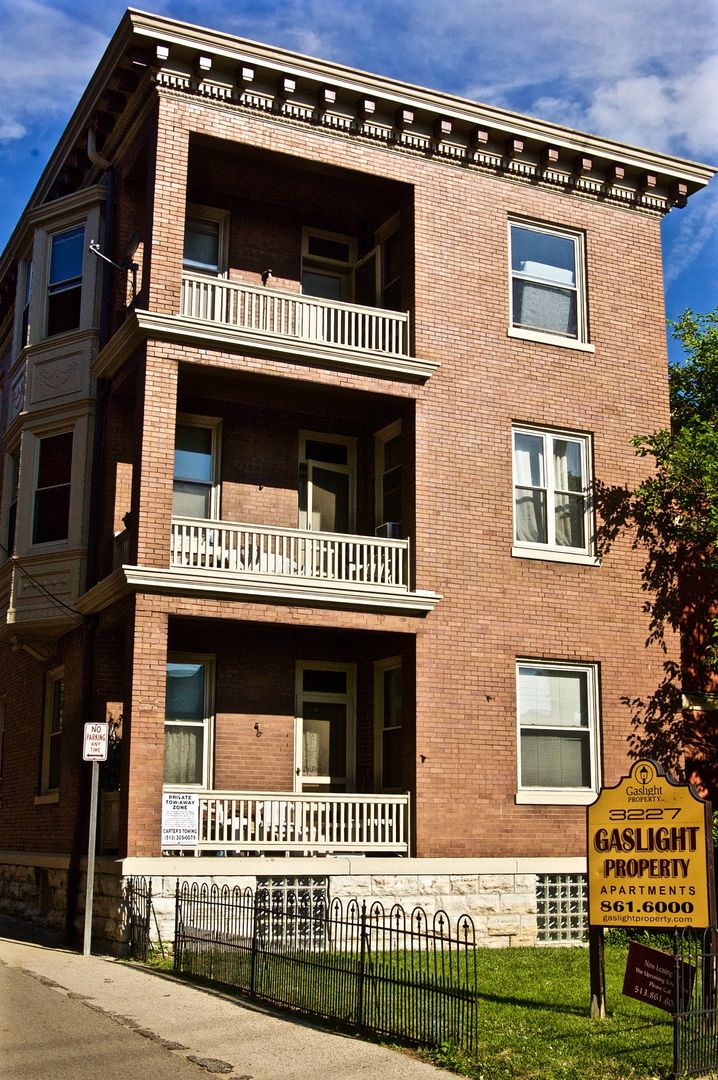 Cincinnati Apartment: 3227 Jefferson Avenue