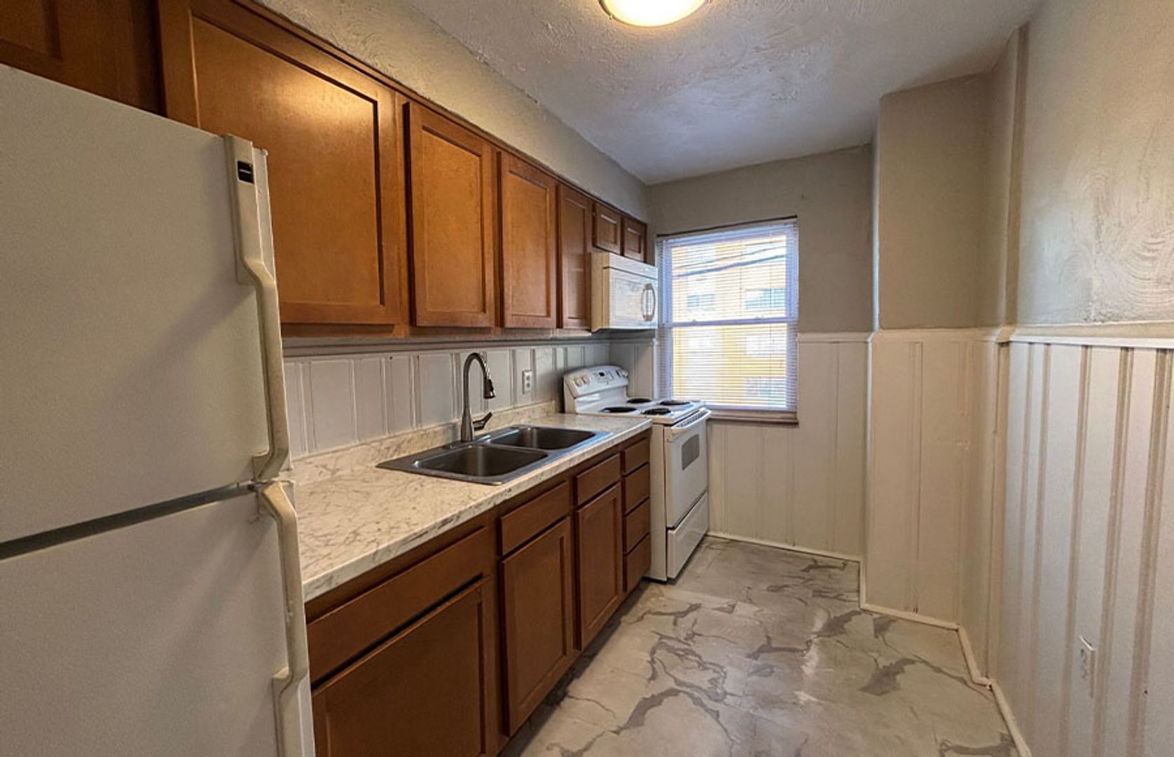 Cincinnati Apartment: 596 Lowell Avenue