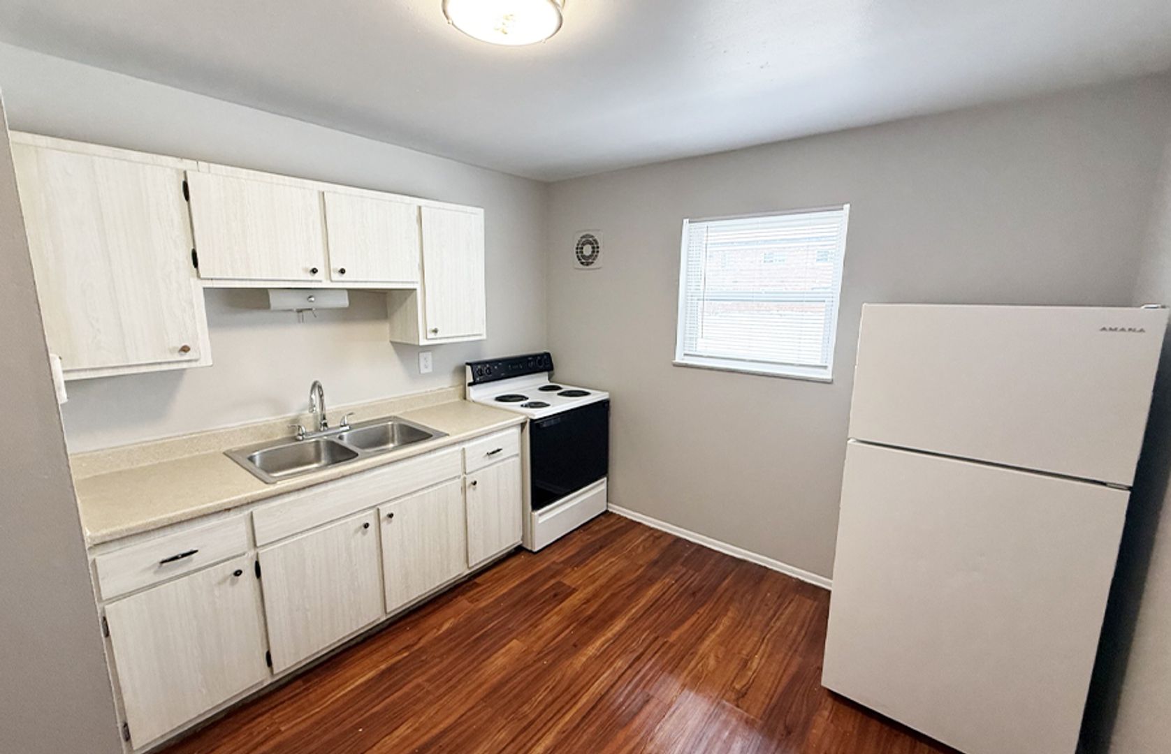 Cincinnati Apartment: 830 Beecher Street