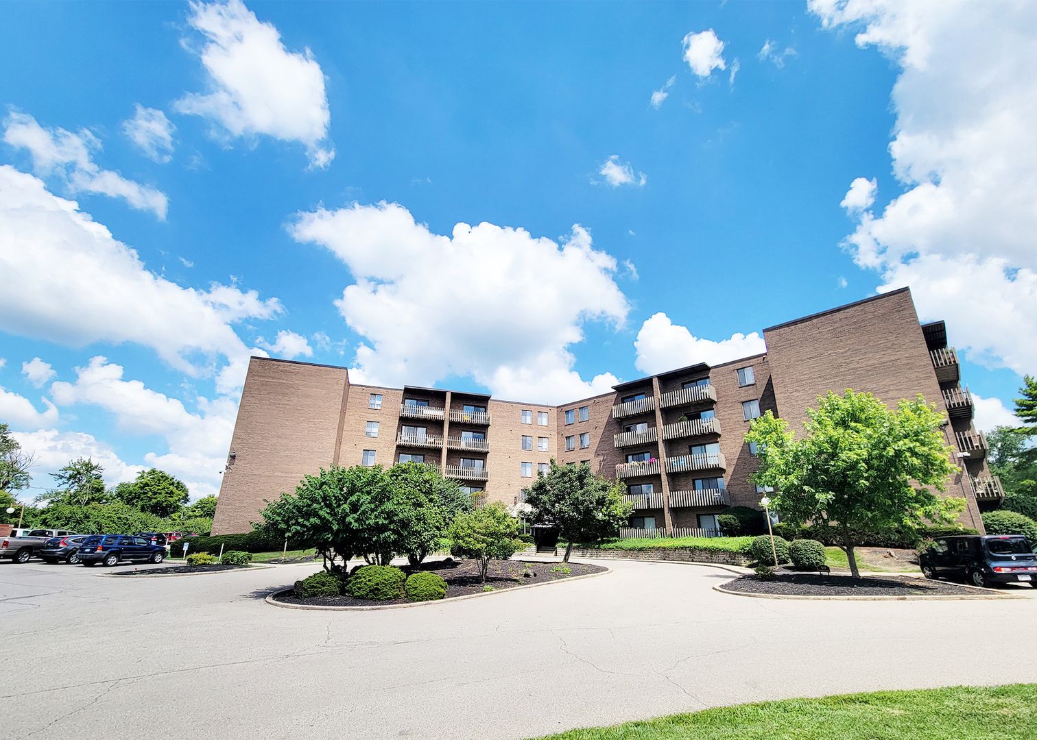 Cincinnati Apartment: 1600 Thompson Heights