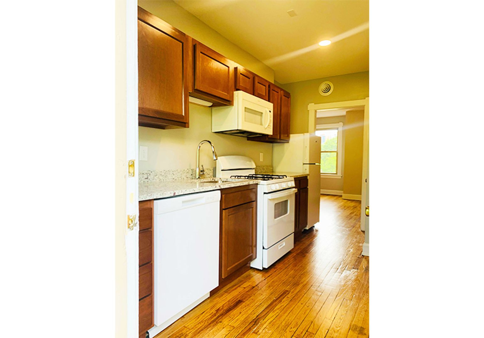 Cincinnati Apartment: 3404 Whitfield Avenue