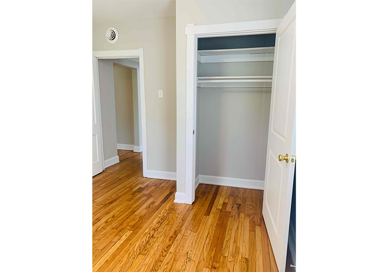 Cincinnati Apartment: 3404 Whitfield Avenue