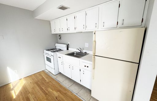 862 Beecher Street B8 – photo 1