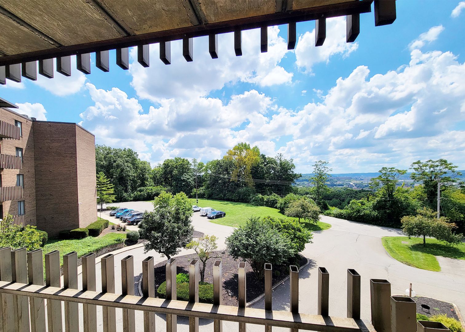 Cincinnati Apartment: 1600 Thompson Heights