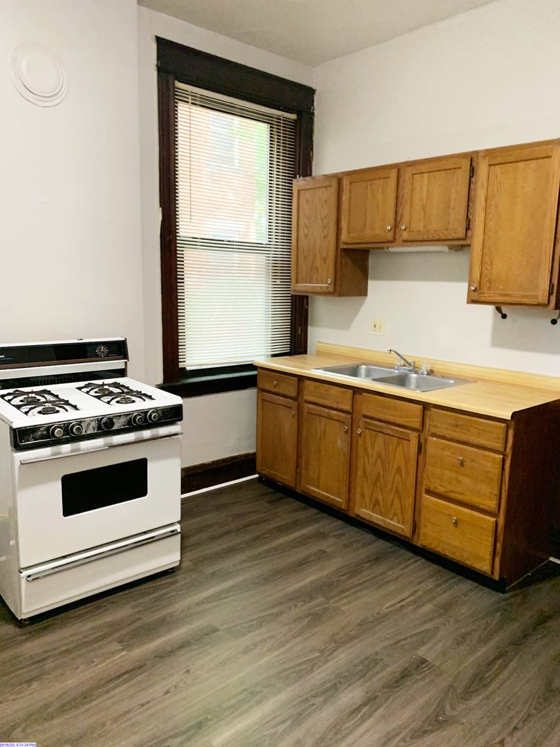 Cincinnati Apartment: 3241 Jefferson Avenue
