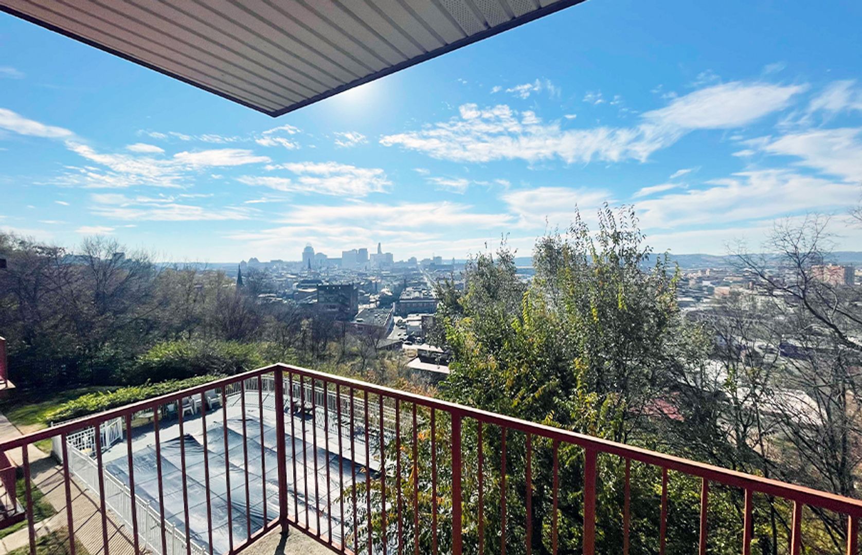 Cincinnati Apartment: 2065 Clifton Avenue