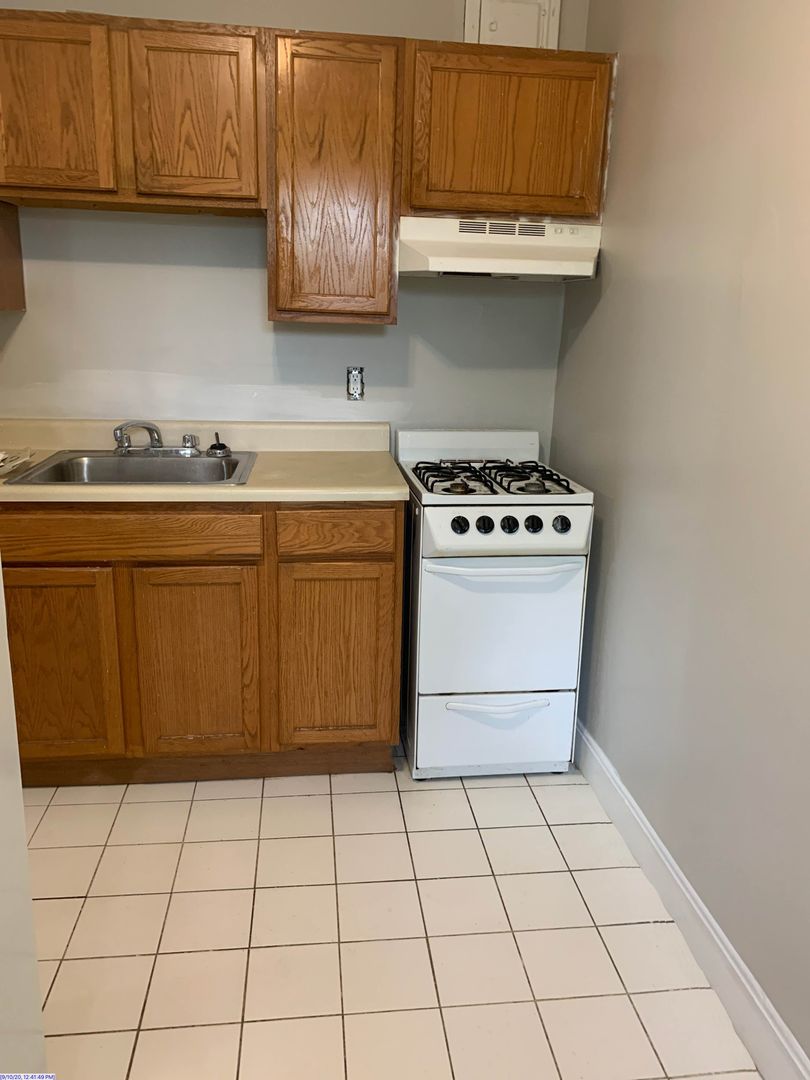 Cincinnati Apartment: 3304 Jefferson Avenue