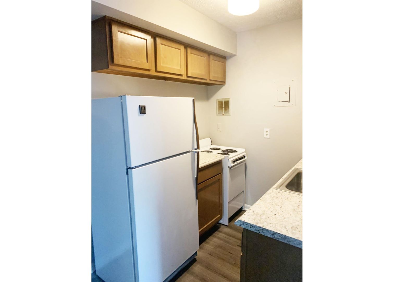 Cincinnati Apartment: 3033 Clifton Avenue