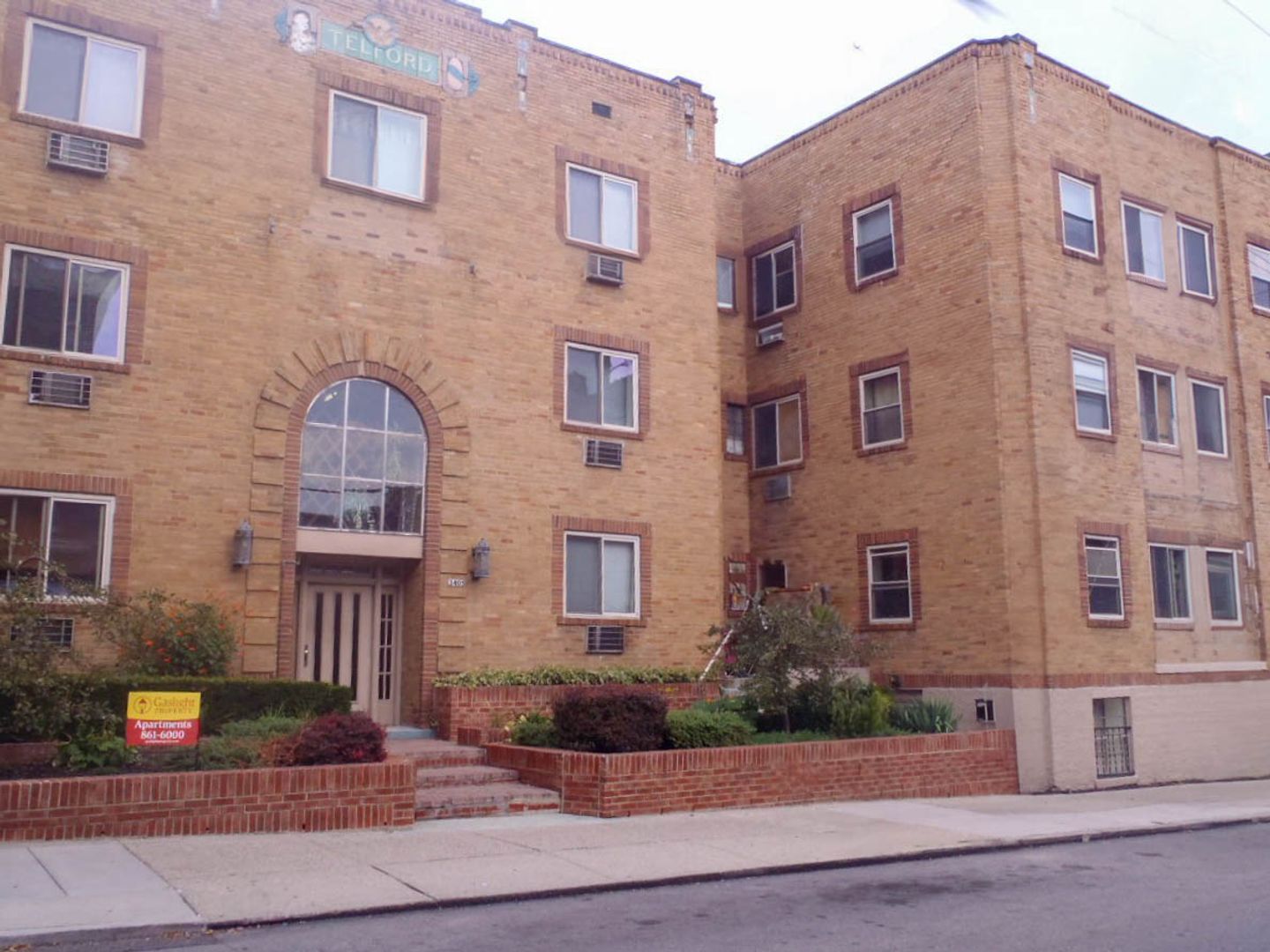 Cincinnati Apartment: 332 Ludlow Avenue