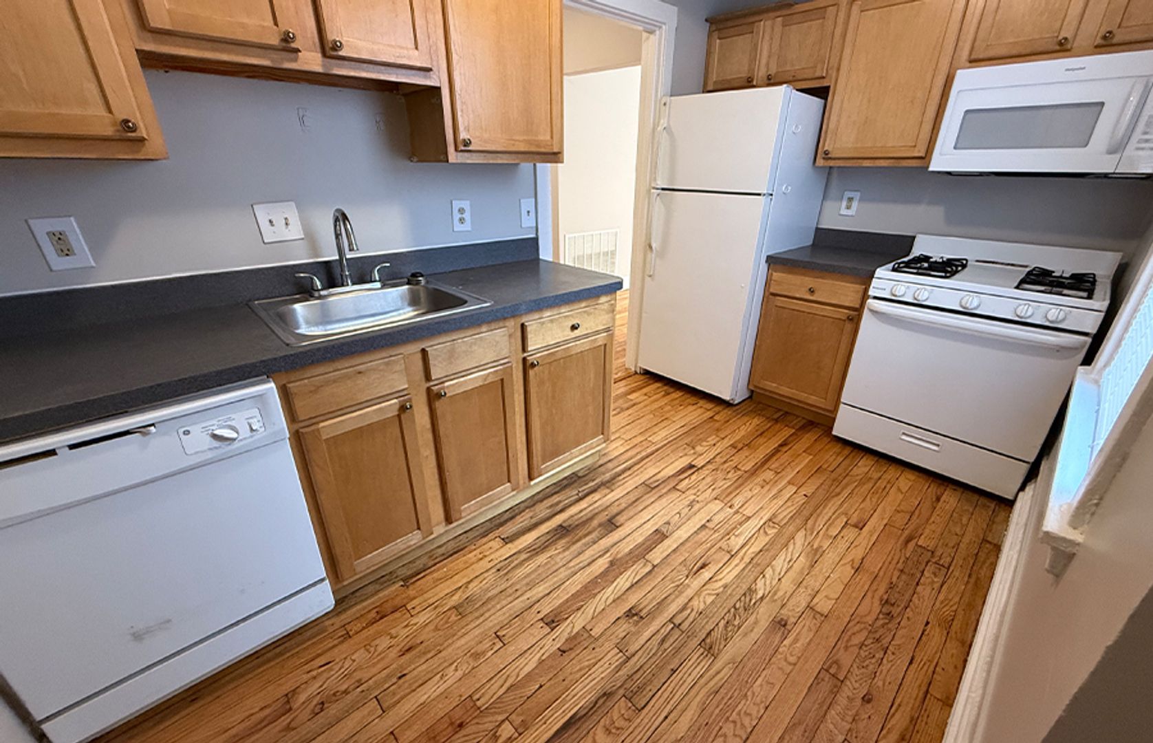 Cincinnati Apartment: 3404 Whitfield Avenue