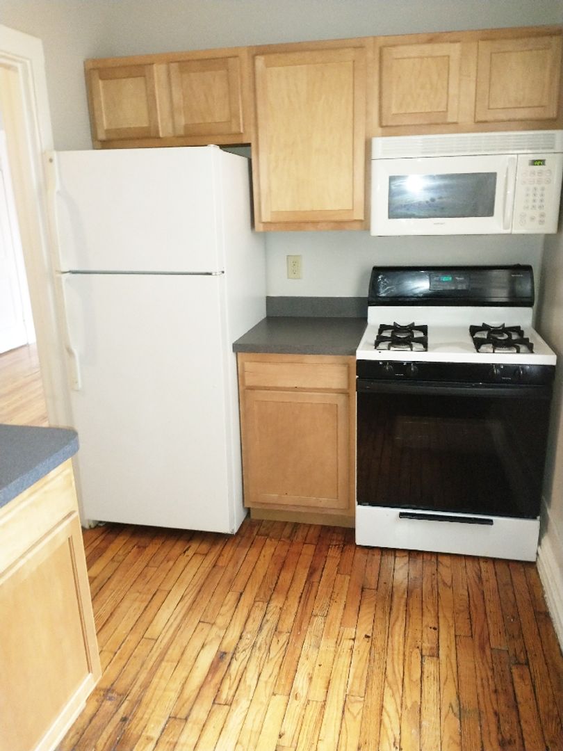 Cincinnati Apartment: 3404 Whitfield Avenue