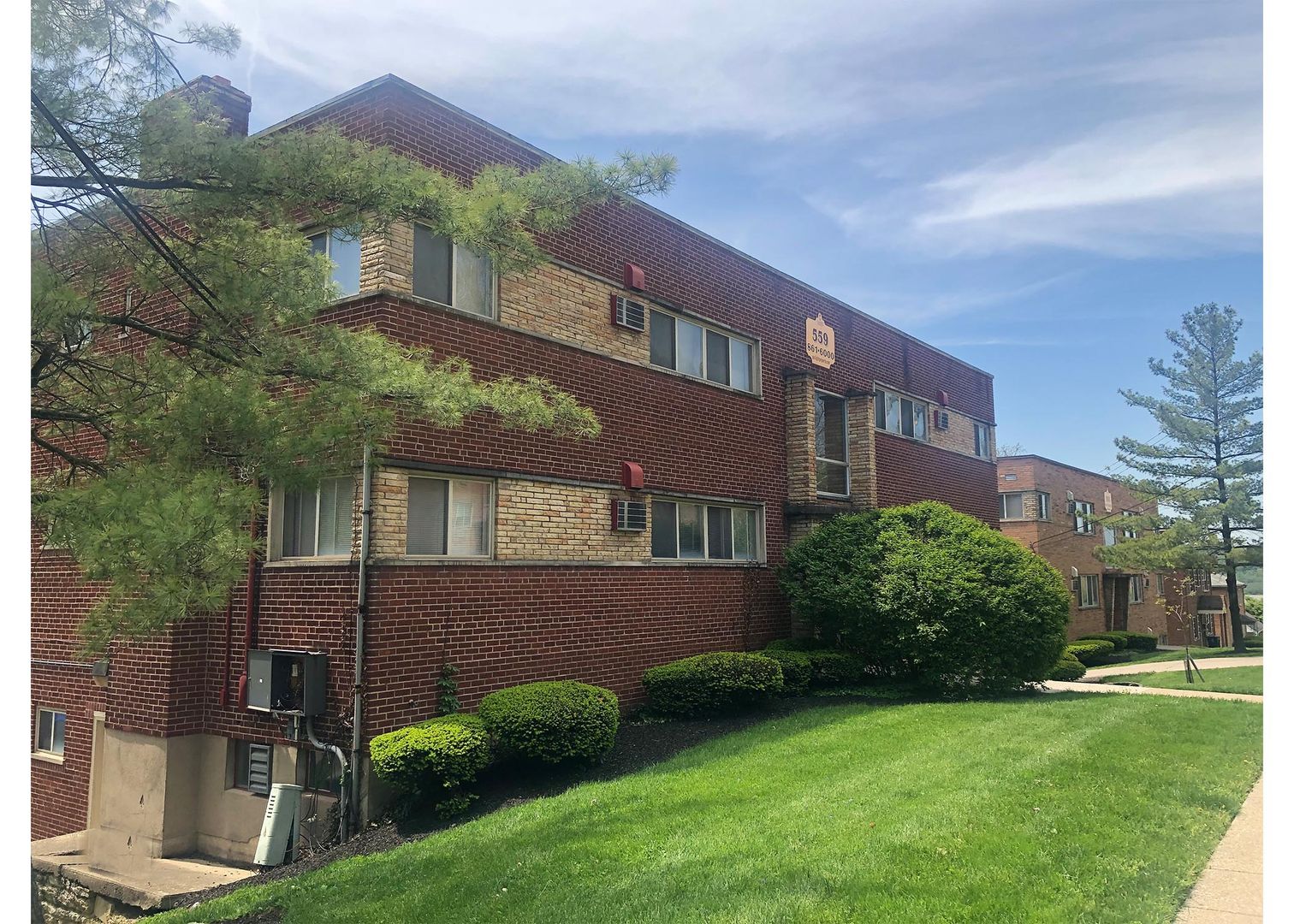 Cincinnati Apartment: 559 Lowell Avenue