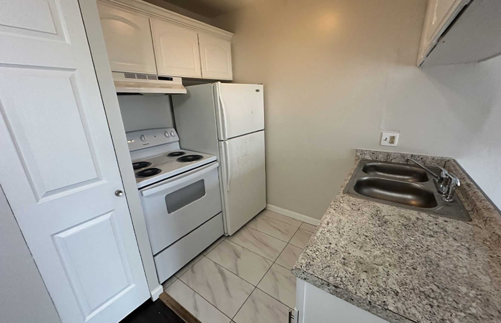 Cincinnati Apartment: 714 Clifton Colony Dr