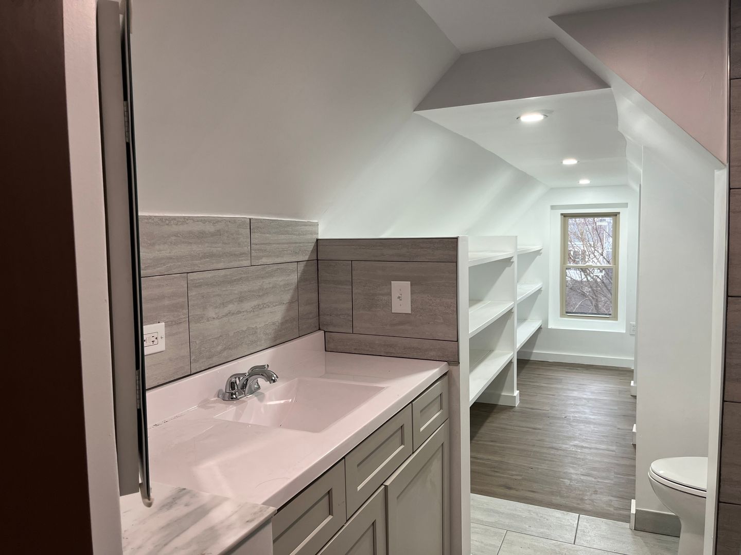 Covington Apartment: 1927 Scott Boulevard