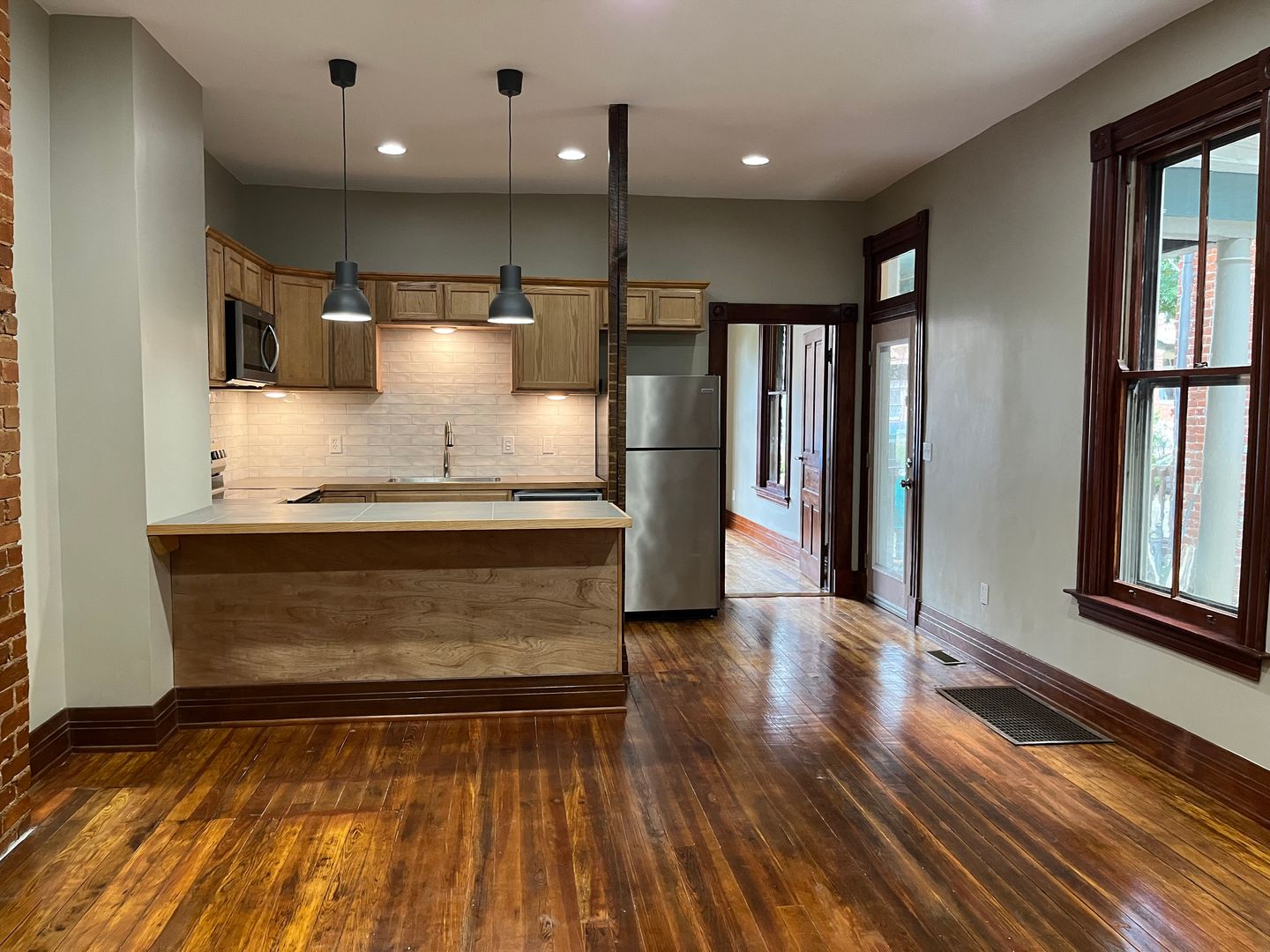 Covington Apartment: 7 Wallace Avenue