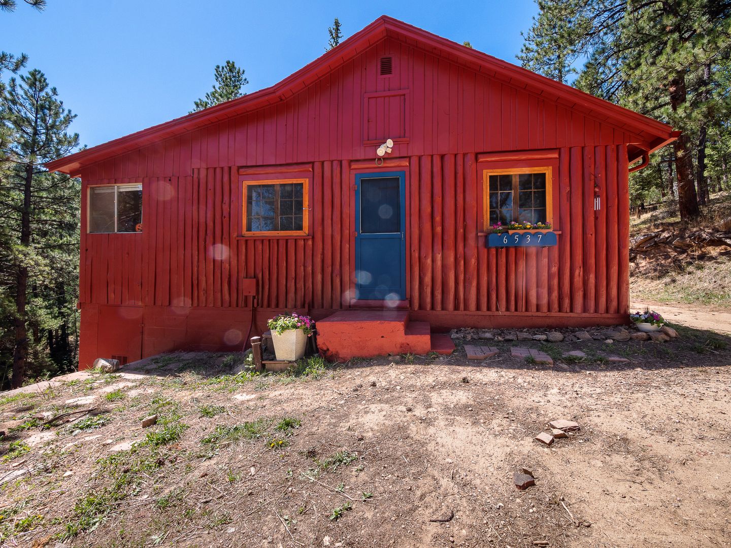 Evergreen House: 6537 South Brook Forest Rd