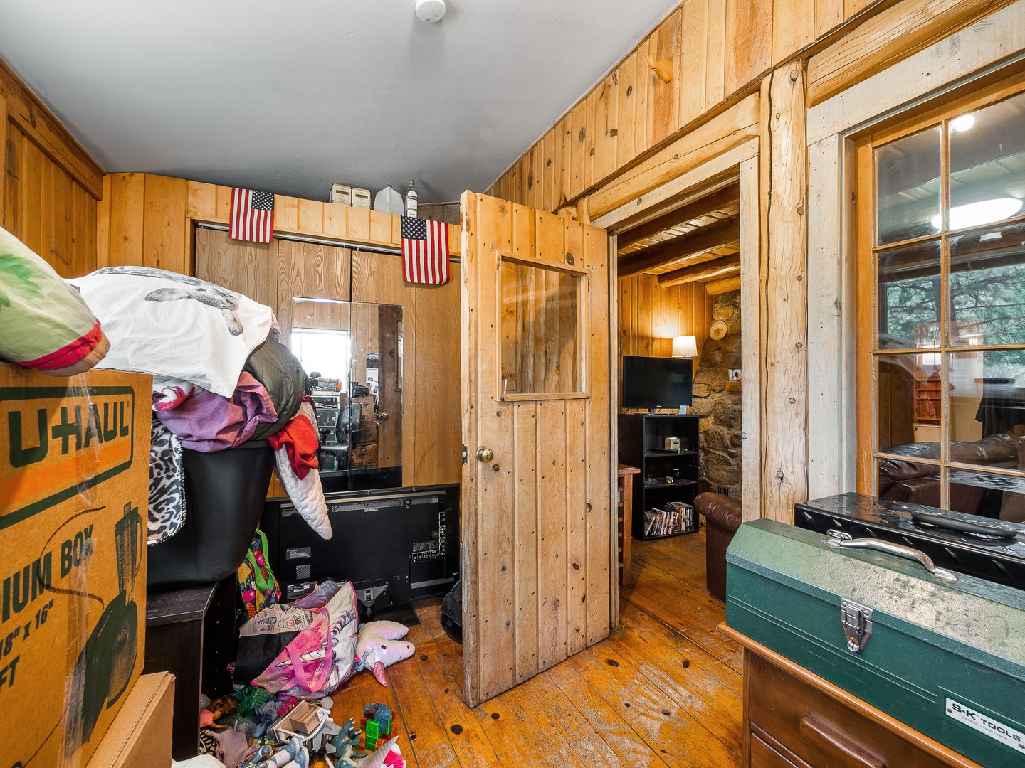 6537 S Brook Forest Rd 1 of 12