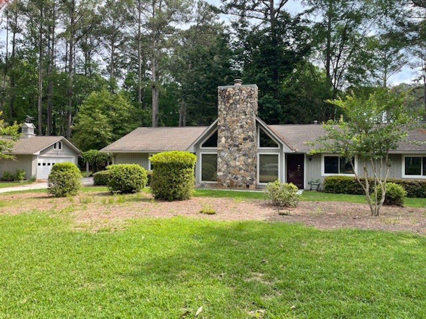 Peachtree City House: 100 Sandown Drive