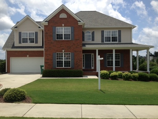 309 Hambrick Park: Spacious 4BD, 3.5BA home on level lot in Beaverbrook Estates Subdivision. Full, unfinished basement and trey ceilings in the master bedroom. Beautiful wooden back deck. Available SEPT. 2026! – photo 1