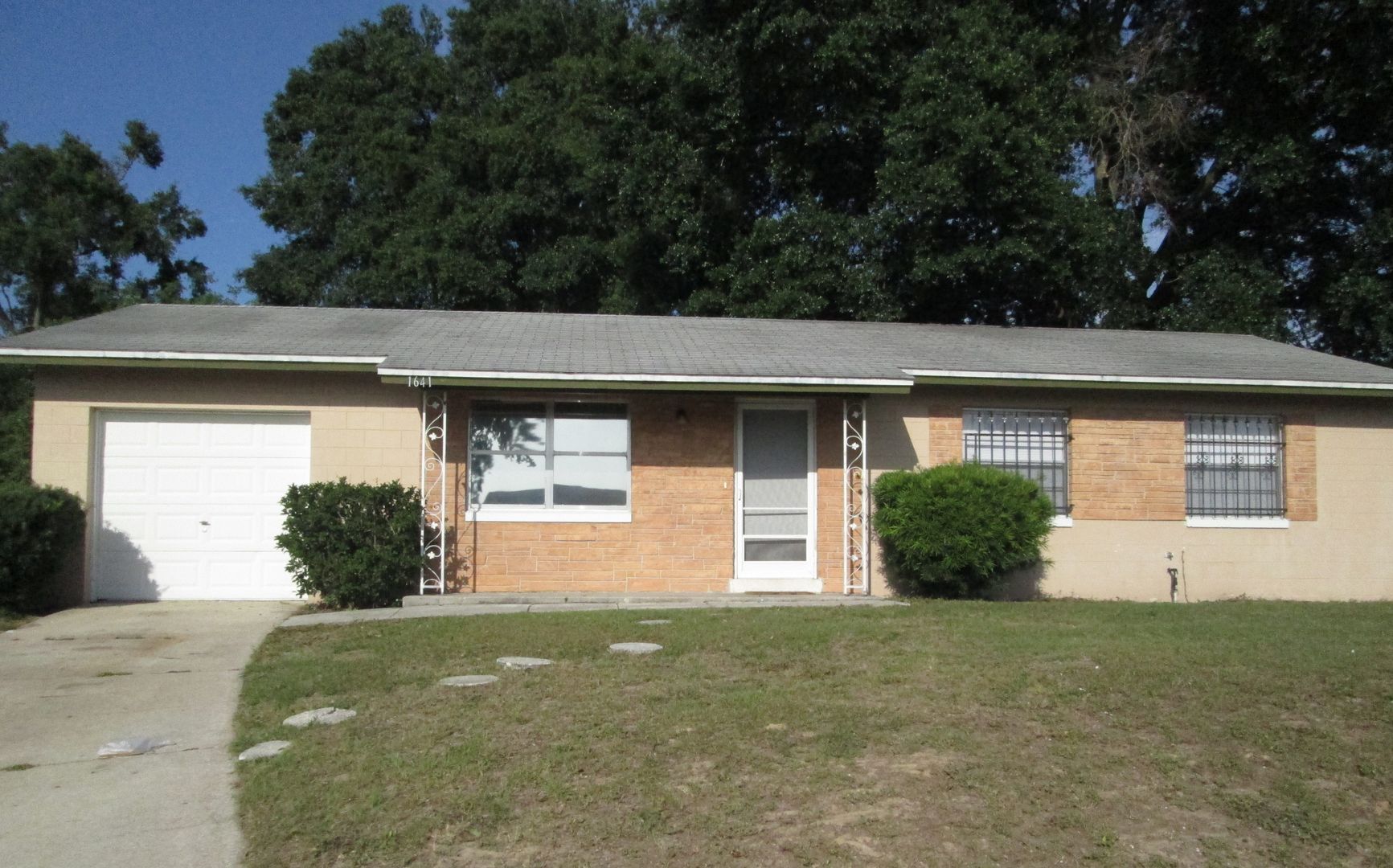 Apopka House: 1641 Lucy Terry Ave., Apopka, FL 32703