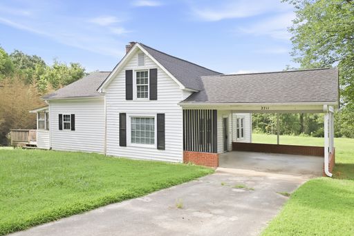 Charming Home in the historic little town of Elon near Elon University