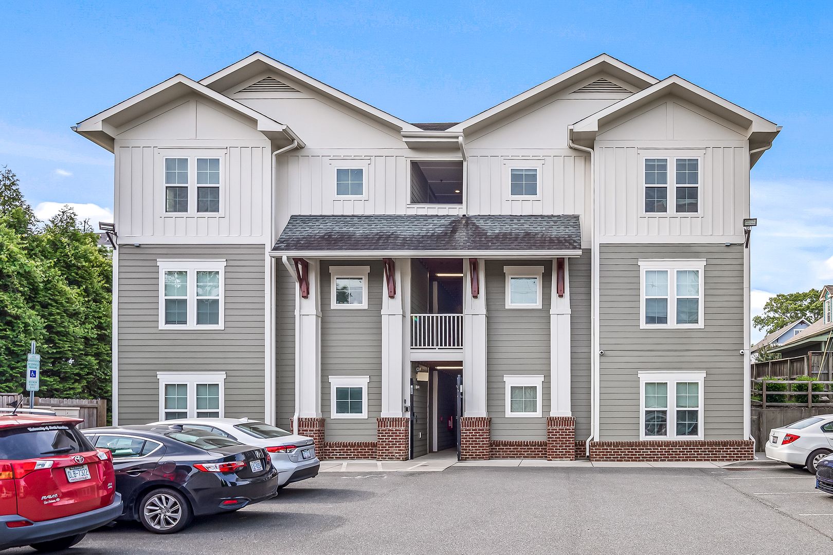 Charlotte Apartment: 3521 Warp St.