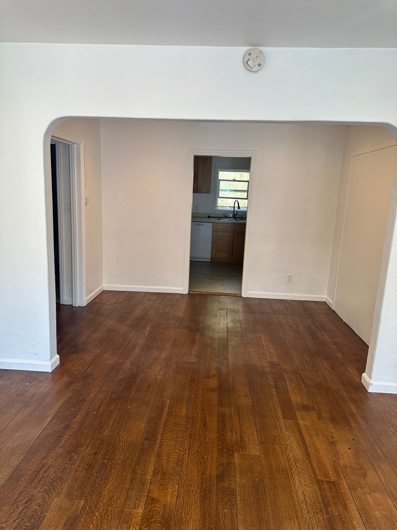 San Leandro House: 954 Victoria Ct